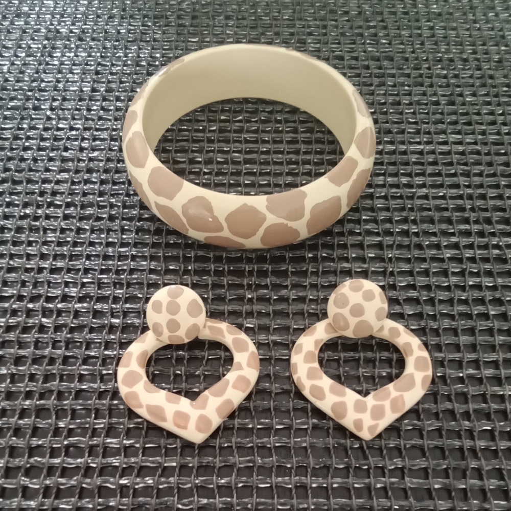 Giraffe Print Bangle and Pierced Earrings Set